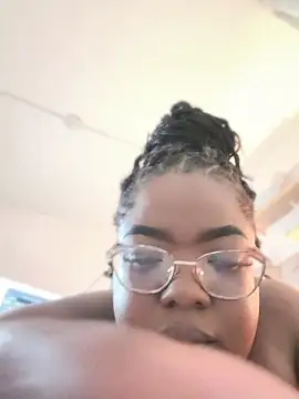 Ayanaa_Ebony_ Adlı Modelin Canlı XXX Sohbeti