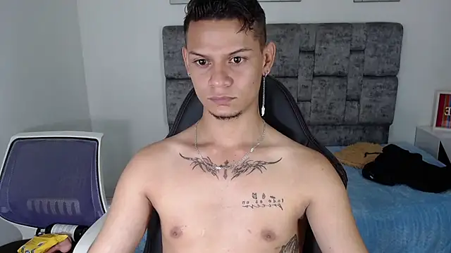 axcel_boy_ Live XXX Chat