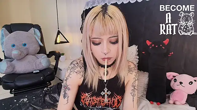 IvyBelle_ élő XXX-chatje