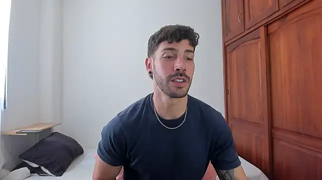 Guyinthemountain Live XXX-Chat
