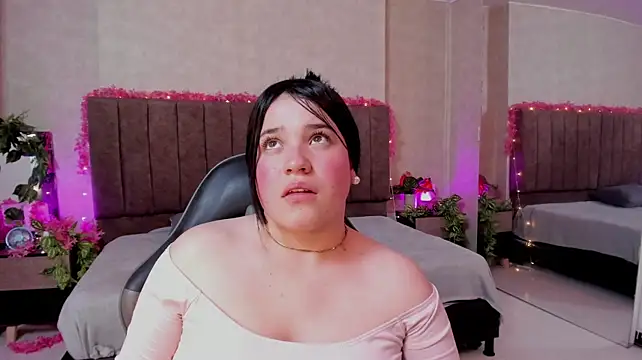 Chat XXX en directo de Julieth_Caandy