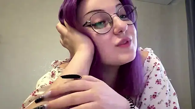 VelmiraPlush Adlı Modelin Canlı XXX Sohbeti