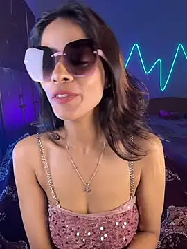 Ivy_the_goddess: διαδικτυακό σόου στην κάμερα