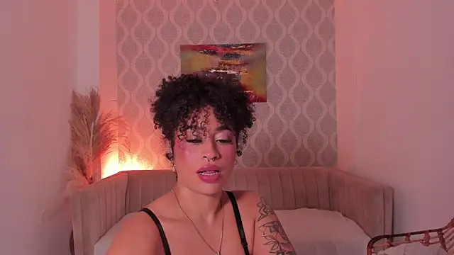 Онлайн чат XXX Nikki_Rousmel
