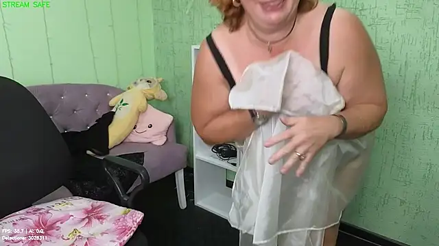 Chat +18 de Fara_Flutte ao vivo