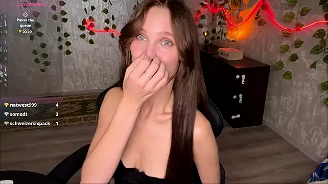GensaFlara Adlı Modelin Canlı XXX Sohbeti