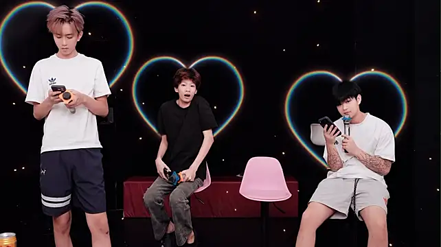 Chenyong123's Live XXX Chat