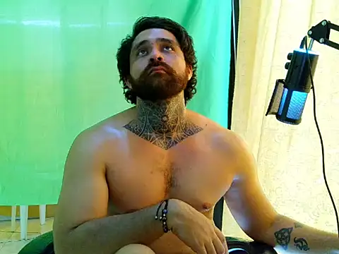 aronmiller404 webcam show