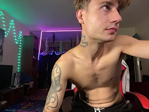 Mike_severi2 Adlı Modelin Canlı XXX Sohbeti