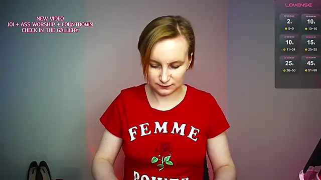 KinkyMissCherry Chat XXX in diretta