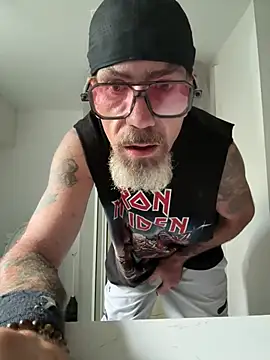 Онлайн чат XXX niceguybigcock