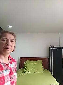 MiaIsabela_ Adlı Modelin Canlı XXX Sohbeti