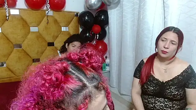 LITTLEJULES élő XXX-chatje
