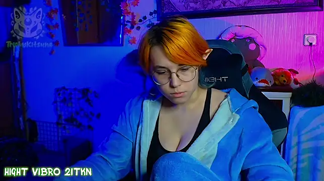 Chatroom XXX en direct de TrickyKitsune