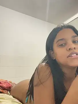 Chat +18 de Lopezinhavip ao vivo