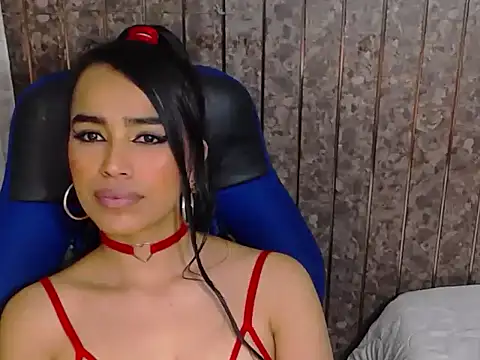 Chat +18 de Miaa_ferrari1 ao vivo
