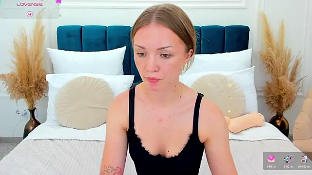 VirginOlly Chat XXX in diretta