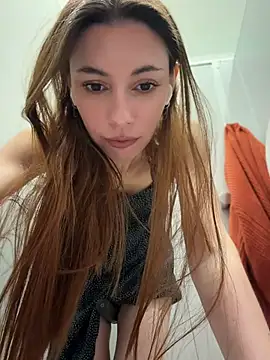 AmelieCrystal Adlı Modelin Canlı XXX Sohbeti