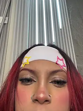 Chat +18 de GiaRedd ao vivo