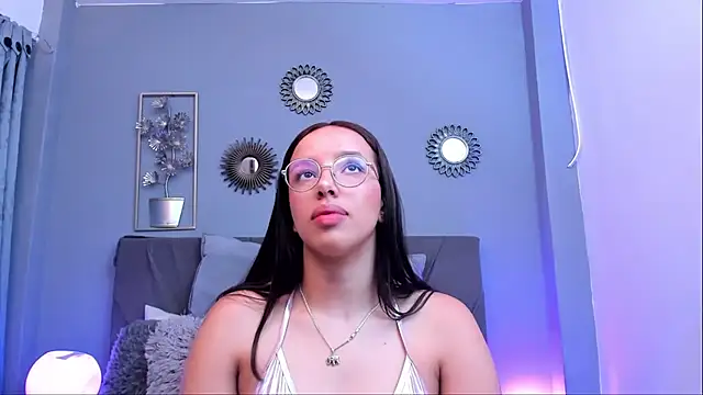 ValkyriaSteel's Live XXX Chat