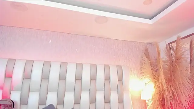Chat +18 de Rebeca_jones ao vivo
