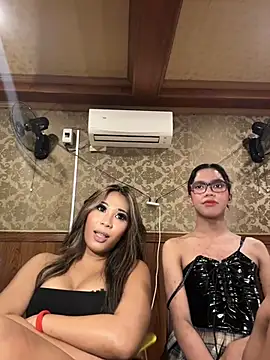 hugecock_tamira's Live XXX Chat