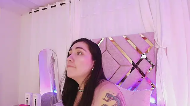 KathiaJenner Chat XXX in diretta