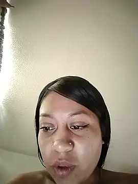 Tiphanydirty3 Adlı Modelin Canlı XXX Sohbeti