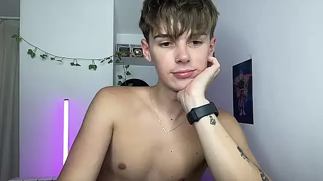 YourMilkyGuy Live XXX-Chat