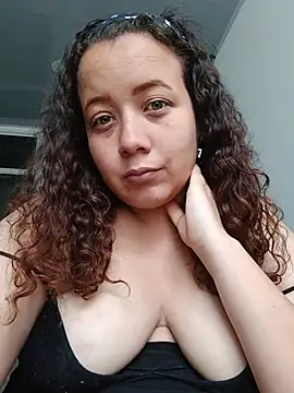 amaia_15's Live XXX Chat