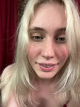 Chat +18 de LovelyMiu ao vivo