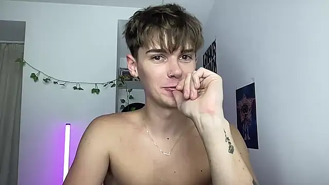 YourMilkyGuyのライブXXXチャット