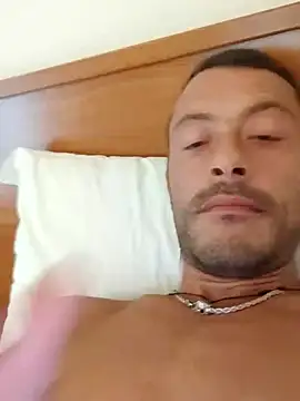 Chat +18 de marcoo1984 ao vivo