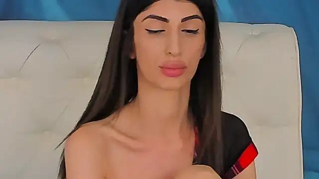 SkinnyDolly Chat XXX in diretta