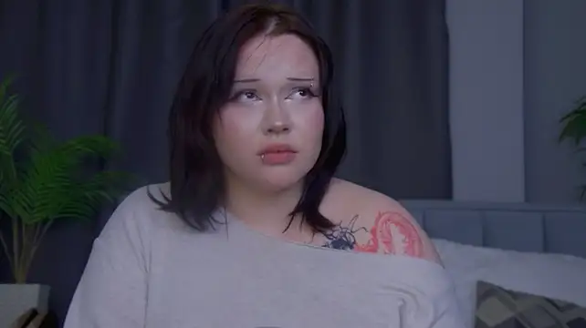 دردشة KittyNuarr الجنسية المباشرة