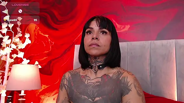 XXX chat uživo modela Tattoo_baby666