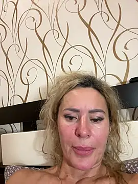 Chatroom XXX en direct de Tania201243