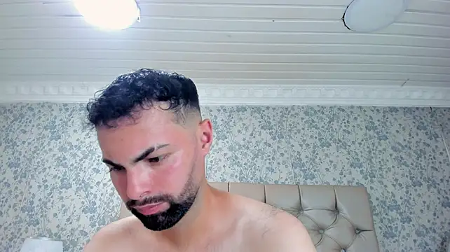 AndrewCrooss Live XXX-chat