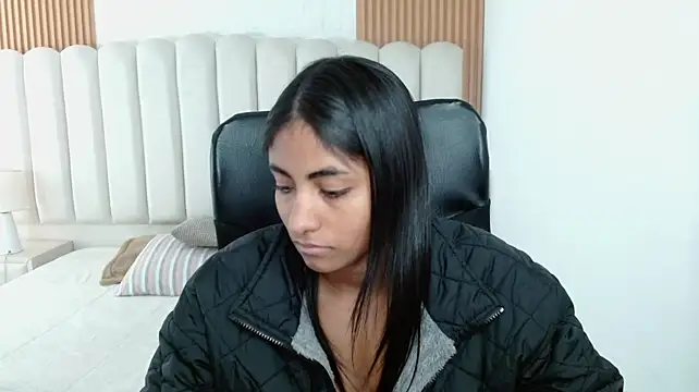 shaneelle Adlı Modelin Canlı XXX Sohbeti