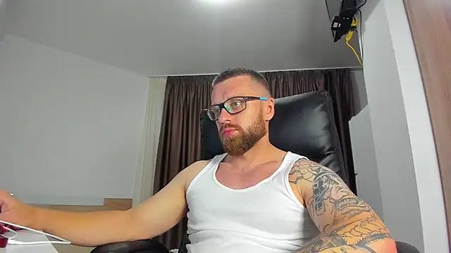 XXX chat uživo modela Findom_guy