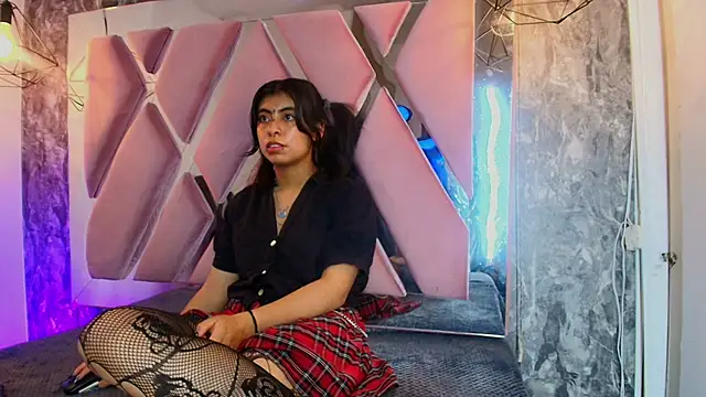 Chat +18 de _Angel_dustt ao vivo