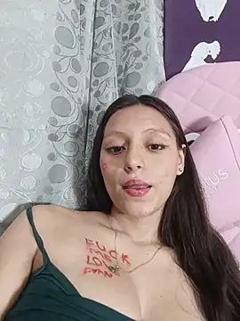 Lahila_ Adlı Modelin Canlı XXX Sohbeti