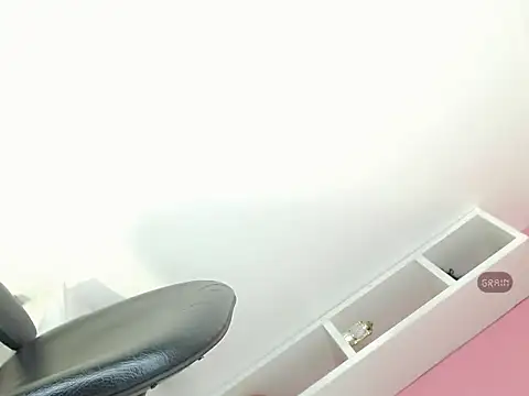 mane_thopsom Show in webcam