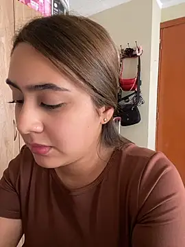 แชท XXX สดของ Miabonnett_
