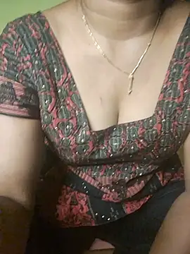 Tamil_hot_leena Adlı Modelin Canlı XXX Sohbeti