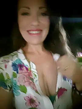 pure_elena Chat XXX in diretta