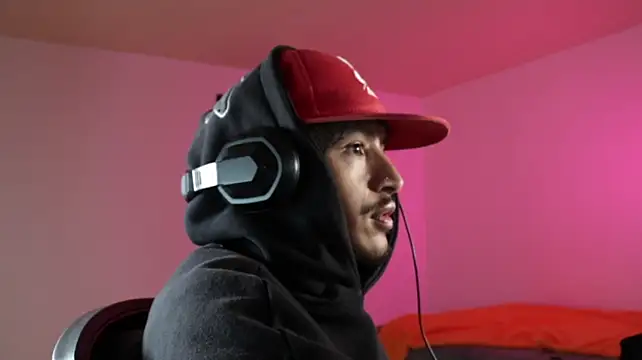 trieone live XXX chat