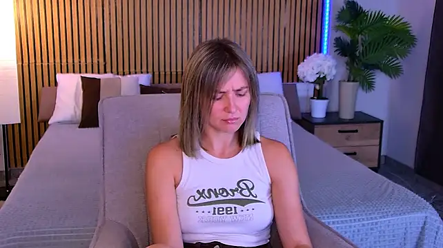 EmeraldGlow Live XXX-Chat