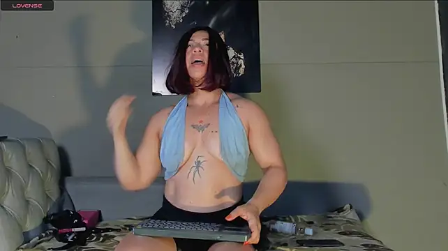 Chat +18 de AliceFit_212 ao vivo