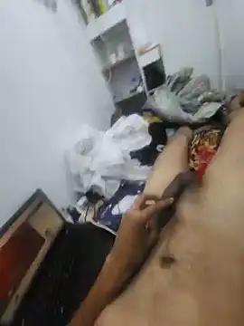 Dubaiguy2's Live XXX Chat
